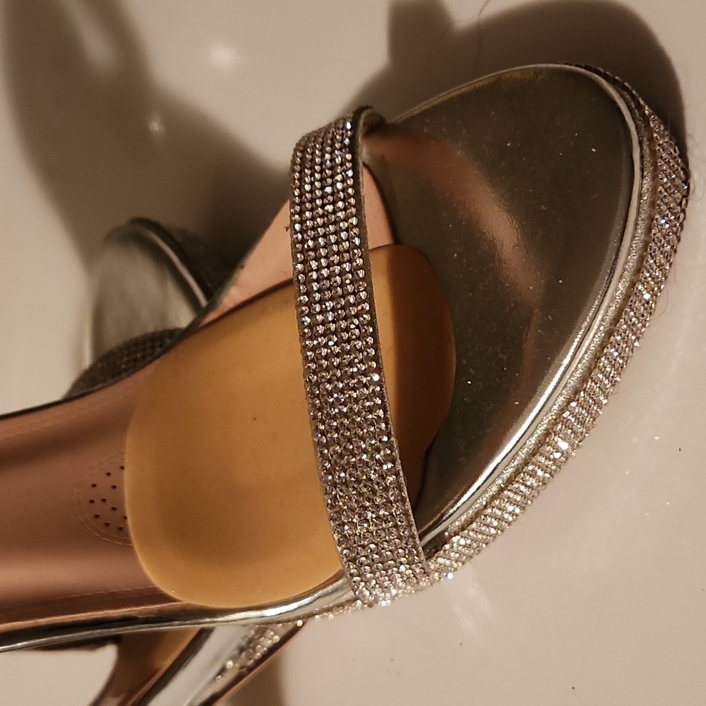 Heels - Picture 3 of 7